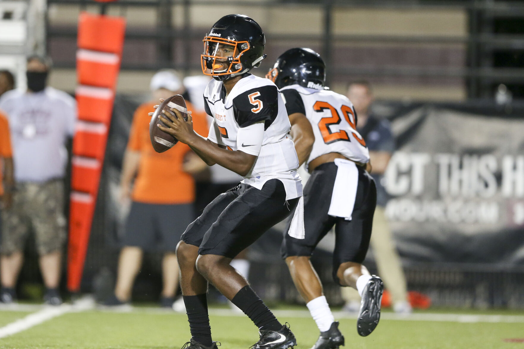 3. Booker T. Washington Hornets (2-1)